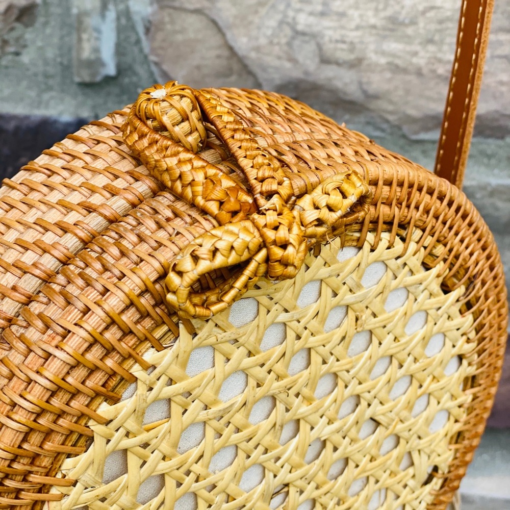 Circular Rattan Crossbody Bag - Picture 6 of 8